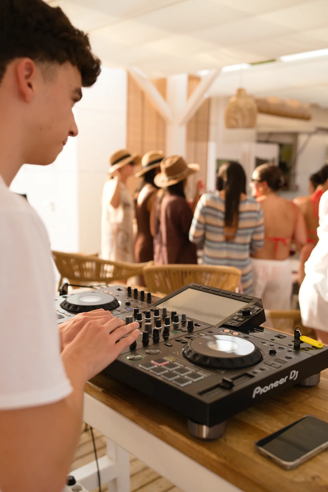 DJRUIZZ en un evento en directo